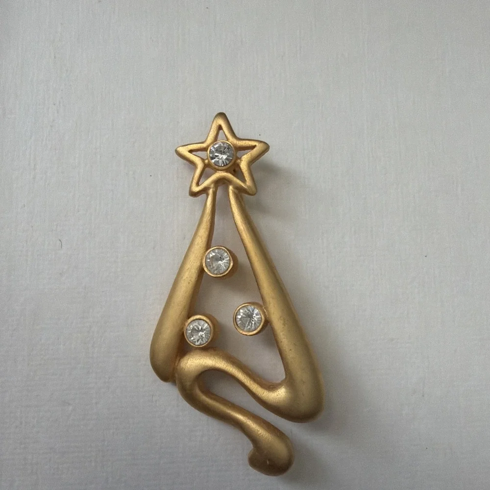 Vintage Christmas Tree Matte Gold Tone Clear Rhinestones Brooch Pin Modernist